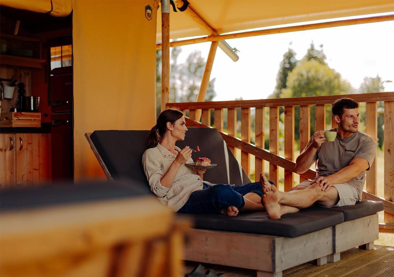 Sonnenbühl Azur Camping Schwaebische Alb מראה חיצוני תמונה