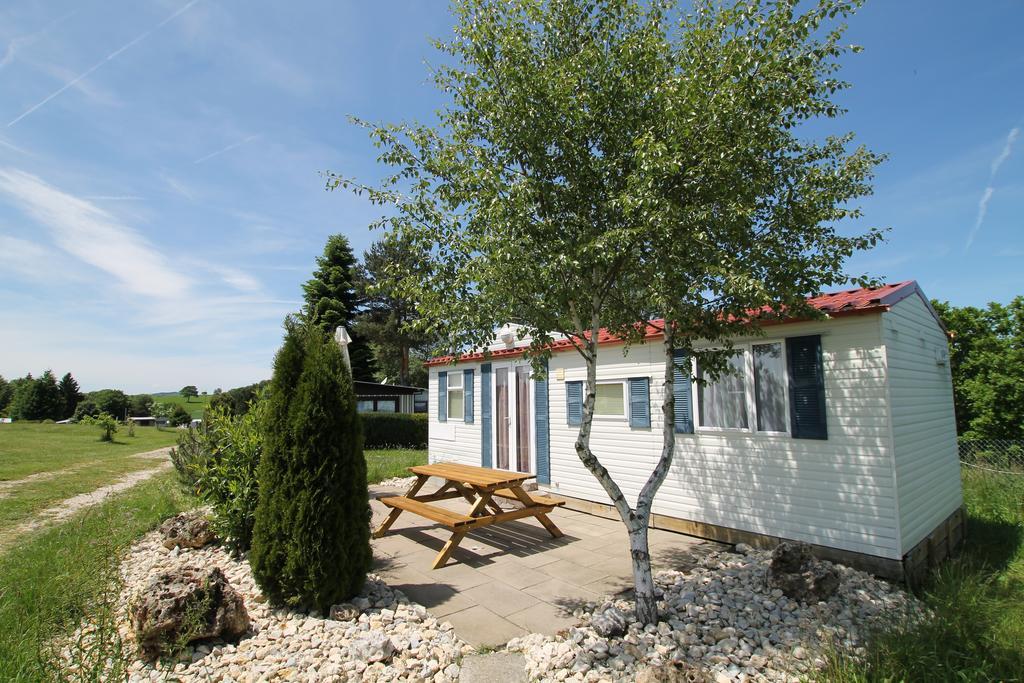 Sonnenbühl Azur Camping Schwaebische Alb מראה חיצוני תמונה